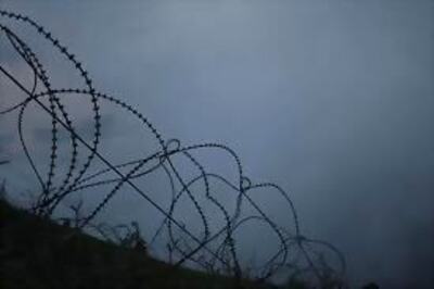 Pakistan again violates ceasefire