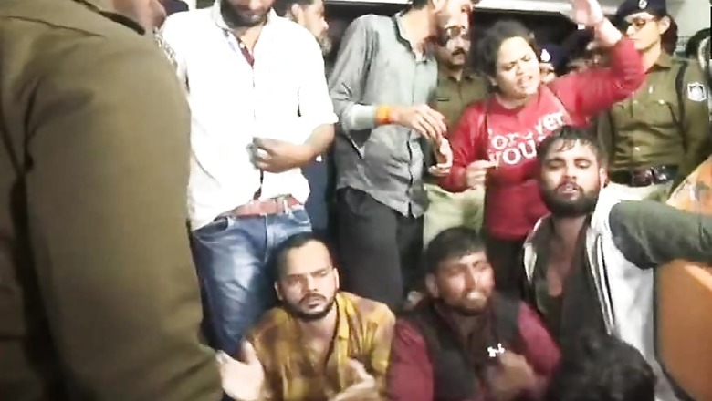 Bhopal's Journalism Varsity Revokes Expulsion of 23 Students who Protested Against Professors