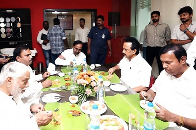 KCR Lunches With DMK's Stalin, Both Dial Mamata Banerjee to Discuss Federal Front