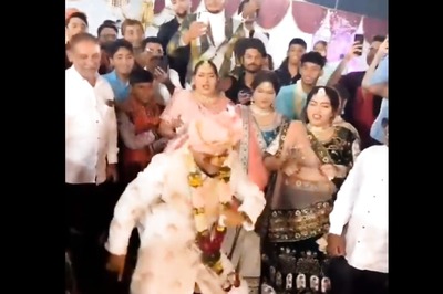 Groom Gives A Hip Hop Twist To Maan Meri Jaan And It Is 'Not At All Good'