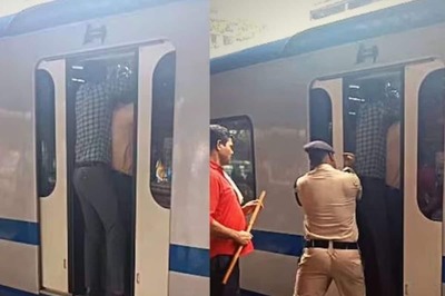 Watch: Police Officer Pushes Passenger With His Elbow To Shut Mumbai Local's Gate