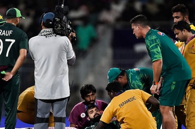 Usama Mir Comes in as Concussion Substitute for Shadab Khan During PAK vs SA ODI World Cup Match