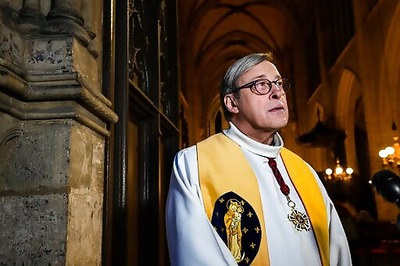 Paris' Notre Dame Rector Offers Hope To Virus-hit Worshipers