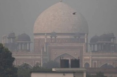 Maximum Temperature at 25.7 Degree Celsius in Delhi, AQI in 'Poor' Category