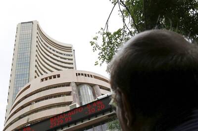 Sensex Declines 311 points to 60,691, Nifty Falls Below 17,850 Points; Rupee Strengthens 9 Paise