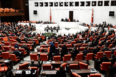 Turkey Extends Mandate For Troops in Iraq, Syria