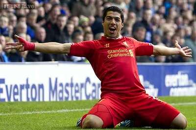 Luis Suarez accused of diving by Jose Mourinho