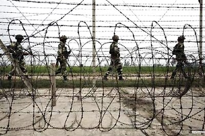 No plans to withdraw troops from Pak border: India