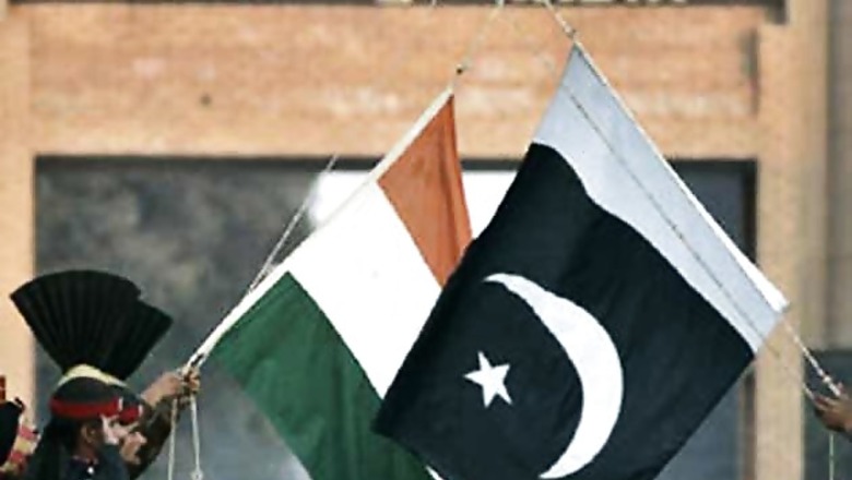 Cross LoC trade resumes on Srinagar-Muzaffarabad route