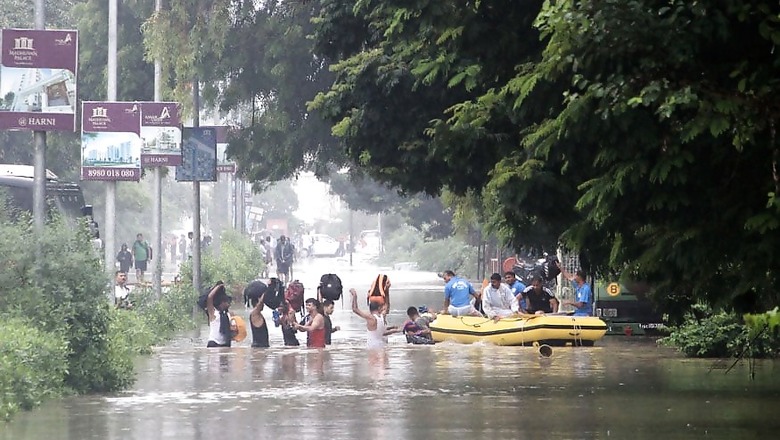 Sardar Sarovar Dam Water Level Rises as Incessant Rains Continue in Gujarat, Over 3,000 Shifted