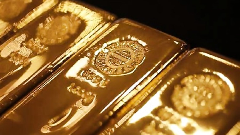 Gold at all-time high of Rs 34,500 per 10 grams on weak rupee