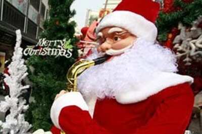 Santa guns down three in LA, hunted