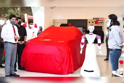 Kia Motors Dealership in Kerala Uses Robot to Deliver Sonet SUV to Customer