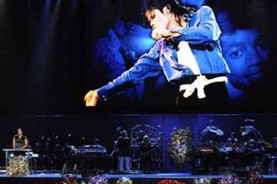 Jackson hailed as greatest entertainer, best dad