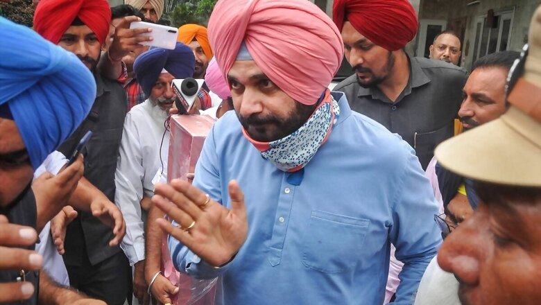 Sidhu Gets Upper Hand vs Captain as High Command Asserts Dominance, Akalis & AAP Smell a Chance
