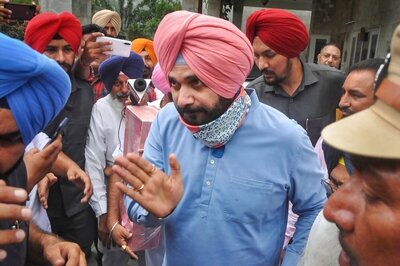 Sidhu Gets Upper Hand vs Captain as High Command Asserts Dominance, Akalis & AAP Smell a Chance