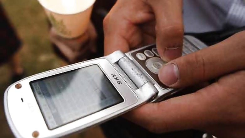 SMS usage declines, as users move to messaging apps