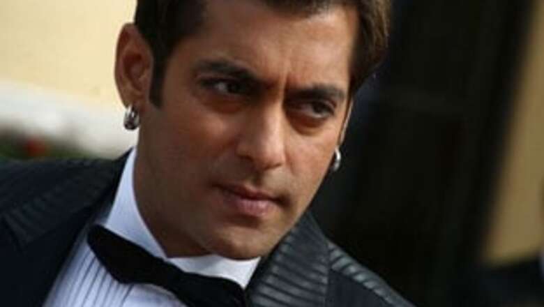 Sallu puts 10 Ka Dum makers in trouble