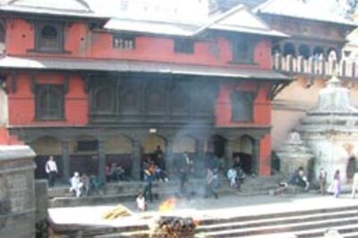 10 hurt as Maoists attack Pashupati temple staff