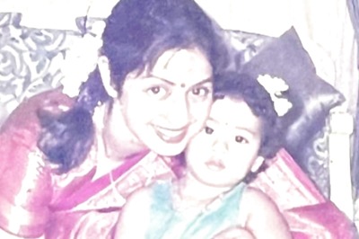 Janhvi Kapoor Shares Heartwarming Pic of ‘Mumma’ Sridevi On Latter’s Birth Anniversary: ‘Miss You More Everyday’