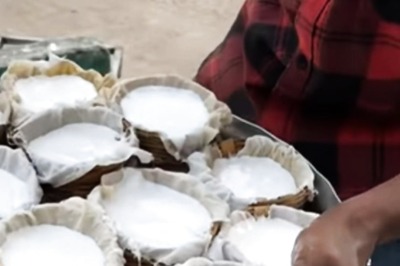 Watch: Bengaluru Man Makes Chiblu Idlis In Small Bamboo Baskets
