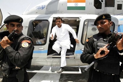 Sharing Stage With Congress for First Time, Akhilesh Hits out at BJP