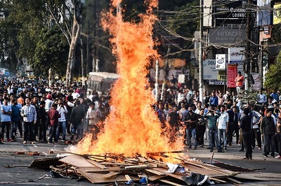 Srinagar Journalists Demonstrate Against Assault on Colleagues by Police at Anti-CAA Protest