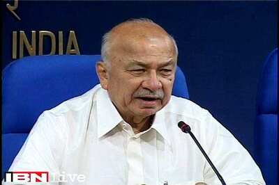 IPL spot-fixing: Shinde congratulates Delhi Police