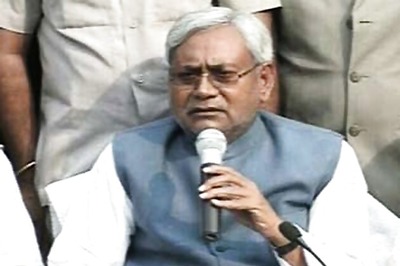 Nitish calls emergency Cabinet meet, BJP ministers to boycott