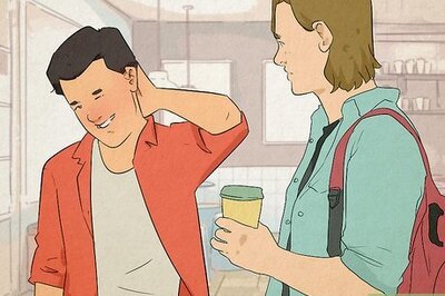 How to Know if a Gay Friend Likes You (for Men)
