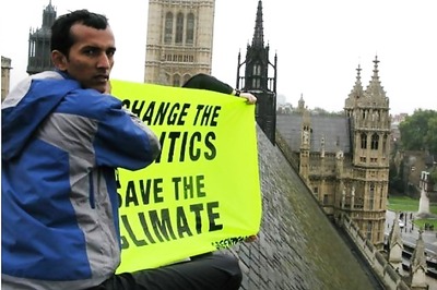 Living atop a tree, he campaigns for environment