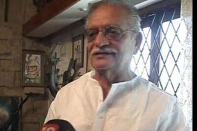 Kaminey not an abuse, it's an endearment: Gulzar