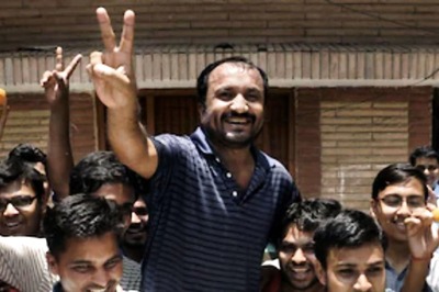 'Super 30' Founder Anand Kumar Gets Award for Imparting Mathematical Knowledge to Poor Students