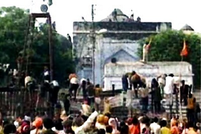 Babri Masjid demolition: SP, ex-Sena leaders surrender