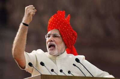 News 18 Daybreak | VHP's Dharm Sabha at Ayodhya, PM Modi's Attack on Congress and Other Stories You May Have Missed