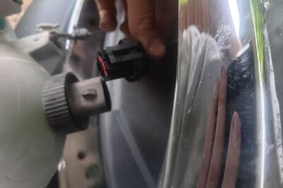 How to Change the Grille on a 2003 Ford F‐150