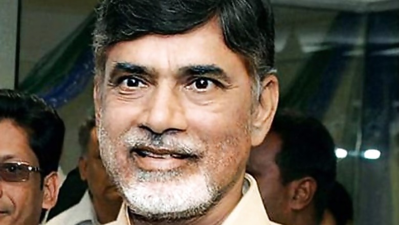 Chandrababu Naidu, KC Rao visit temple to mark Bonalu festival