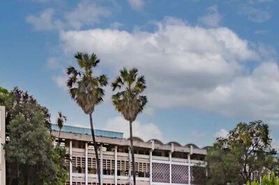 Motilal Oswal Foundation Announces Rs 130 Crore Donation To IIT Bombay