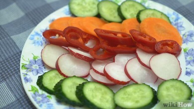 How to Decorate Salad for a Competition