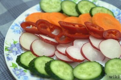 How to Decorate Salad for a Competition