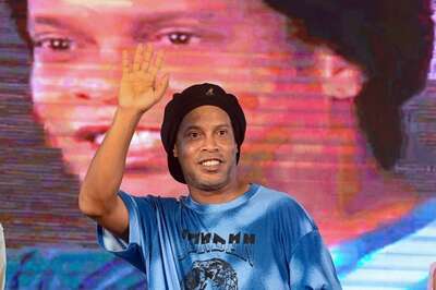 Ronaldinho Lights Up Durga Puja Festivities in Kolkata During India Visit