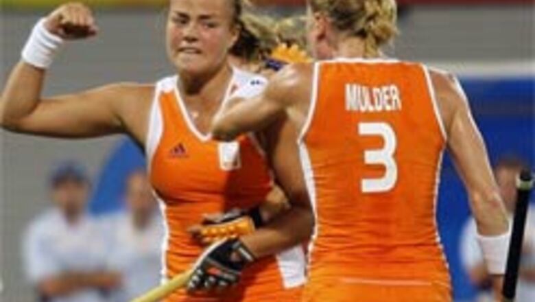 Chinese eves face Dutch test in hockey final