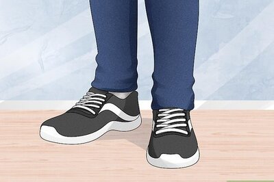 How to Wear Jeans with Sneakers