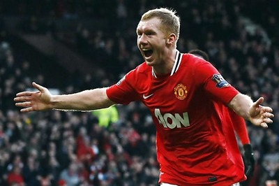Scholes to play on another season at Man United