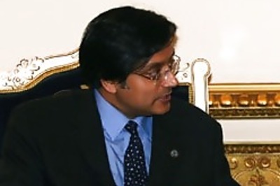 Tharoor to meet PM on Sunday