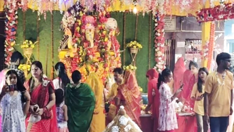 In Bengal, Massive Laddu Weighing 751 Kg Offered At This Ganesh Puja Pandal