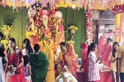 In Bengal, Massive Laddu Weighing 751 Kg Offered At This Ganesh Puja Pandal
