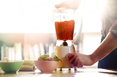 Stay Healthy This Summer With Easy-to-Make Smoothies