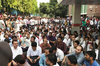 AIIMS Strike Enters Day 2, Resident Doctors Unhappy with Kumar Going on Leave