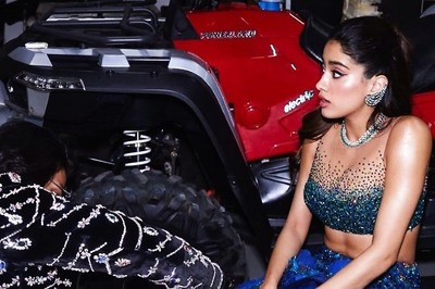 Janhvi Kapoor's BF Shikhar Pahariya Fixes Her Lehenga At Anant Ambani-Radhika Merchant's Sangeet; See Here